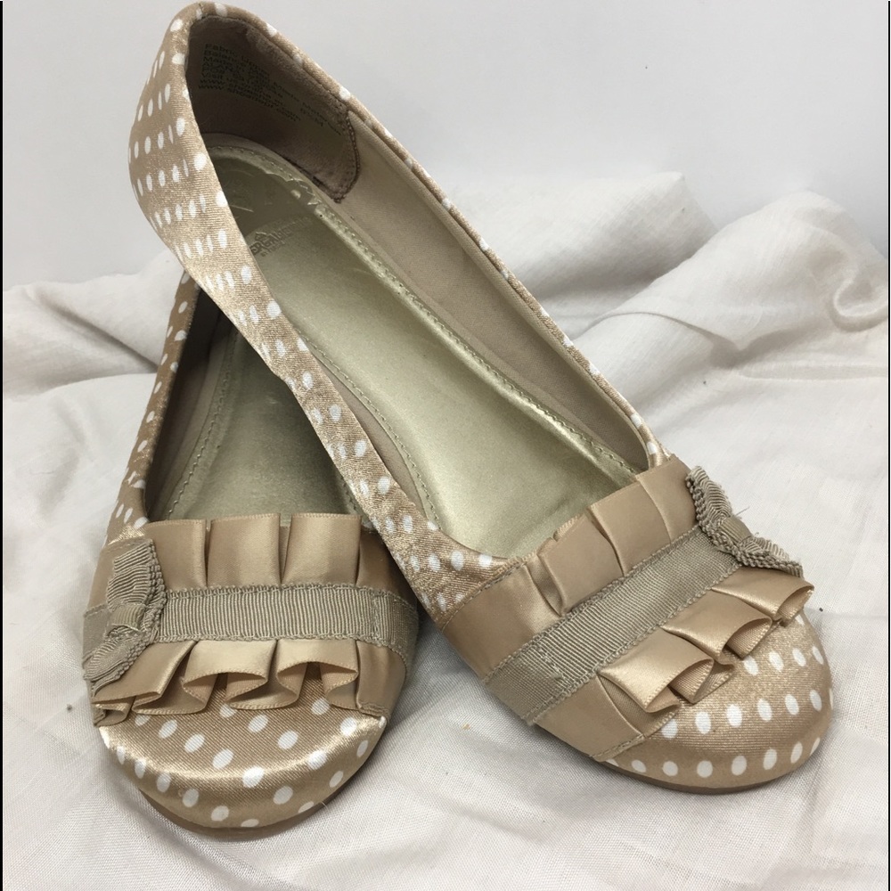 Fergalicious- Gold  flats with white polka dots